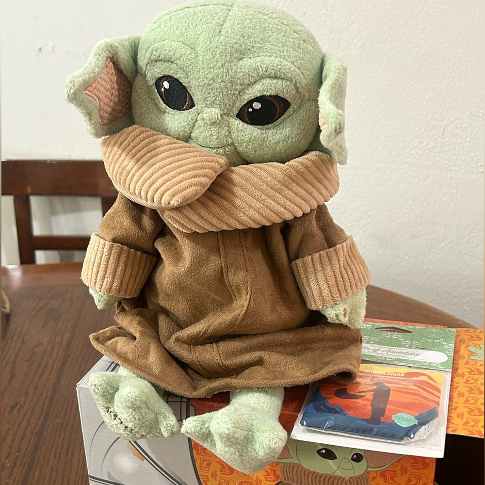 Brand new in boxed The Mandalorian The Child scentsy buddy and scent pack.